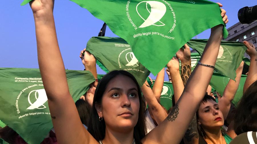 Mulheres fazem manifestação na Argentina pró-aborto - Luciana Taddeo