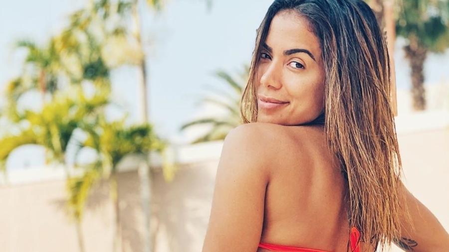 Anitta, tomando banho de sol na quarentena - Reprodução/Instagram