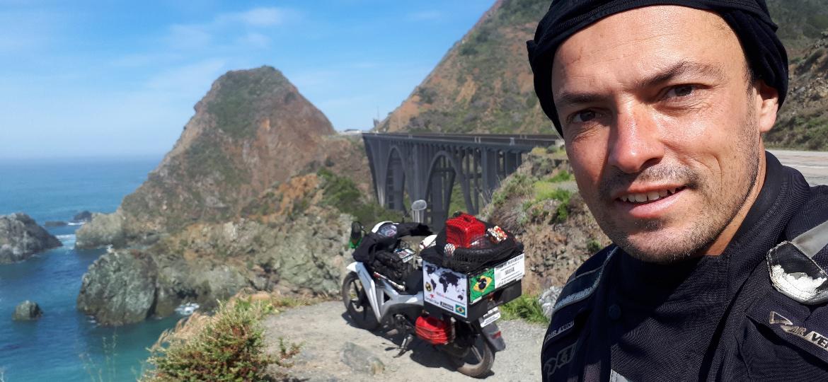 Alfredo Souza passou pelas distintas paisagens do continente a bordo de moto modelo popular - Arquivo pessoal