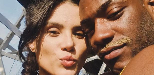 A Fazenda 2022: Quem é Carol Santos, mulher de Pelé Milflows?