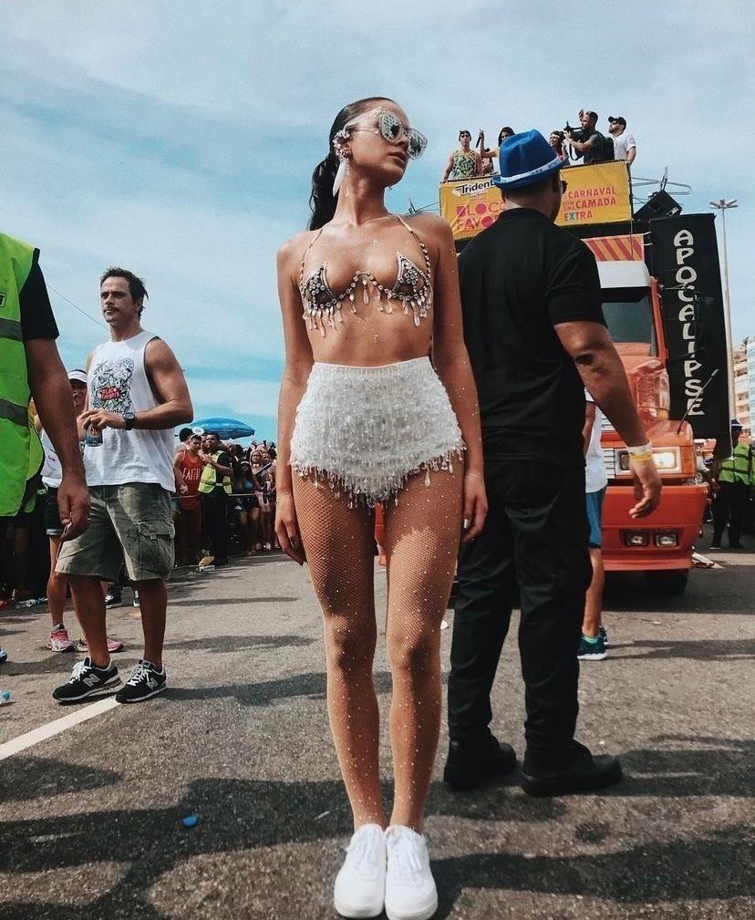 Bruna Marquezine curte Bloco da Favorita no Carnaval de 2018 - Instagram/ brunamarquezine