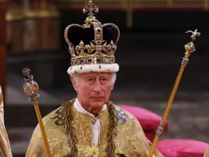 Rei Charles já é mais rico que rainha Elizabeth, diz jornal; veja projeção