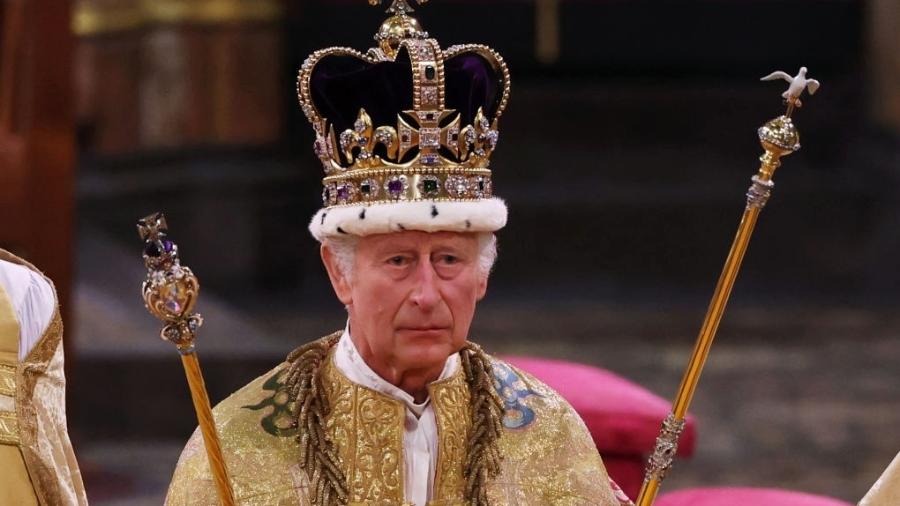 Rei Charles 3º possui fortuna maior que da rainha Elizabeth