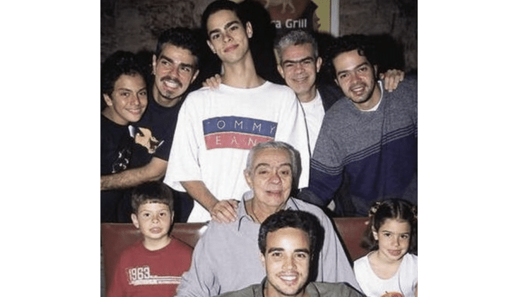 Chico Anysio em foto com os filhos