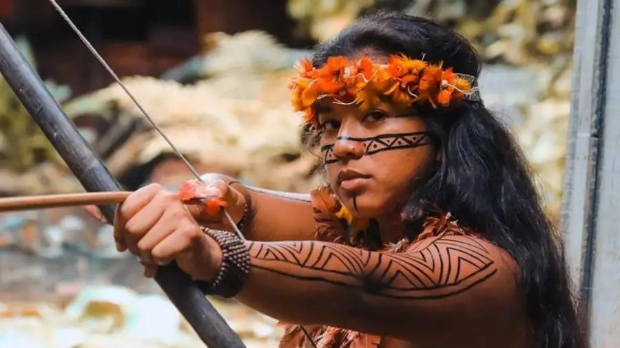 Arqueira Graziela Santos pode se tornar a primeira mulher indígena a competir nos Jogos Olímpicos pelo Brasil