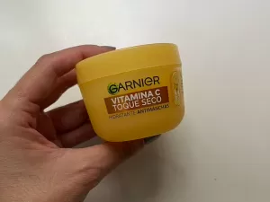 Novo hidratante antimanchas e antioleosidade da Garnier funciona? Testamos