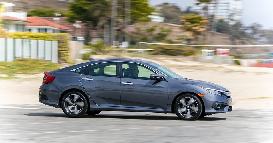 Honda Civic Touring 1.5 Turbo CVT - Divulgação