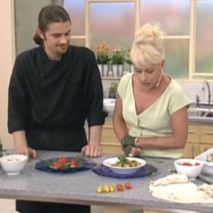 Ana Maria relembra descuido de lagarta no prato no "Mais Você" exibido em 1999 - Reprodução/Globo - Reprodução/Globo