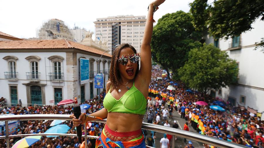 No ano passado, no segundo ano do Bloco das Poderosas, Anitta arrastou uma multidão pelas ruas do Centro do Rio - Marcelo de Jesus / UOL