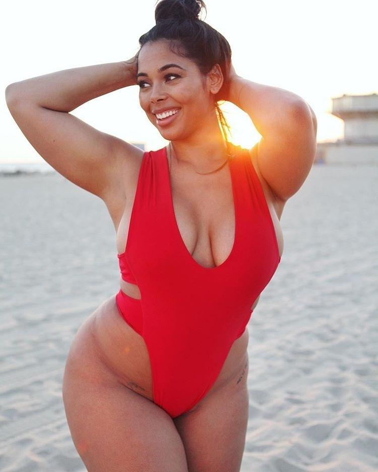 modelo plus size tabria majors faz sucesso com foto de biquíni nas