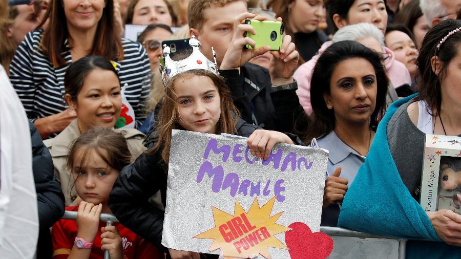 "Meghan Markle é o poder feminino", escreveu essa garotinha, que apareceu de coroa e tudo - Getty Images