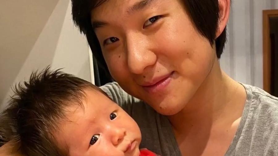 Pyong conhece o filho, Jake - Reprodução/Instagram