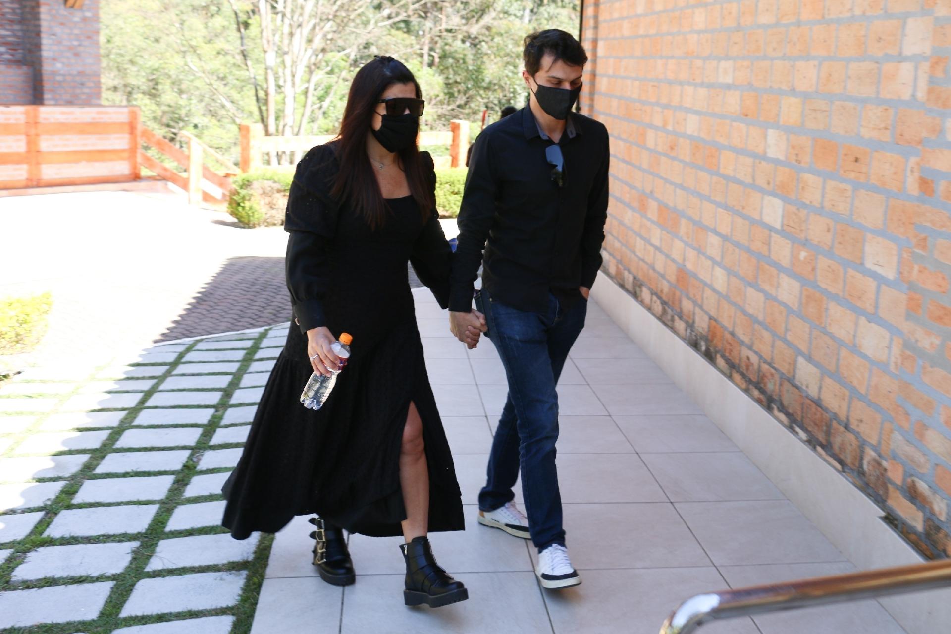 Mara Maravilha chega para se despedir do amigo Arnaldo Saccomani - AgNews