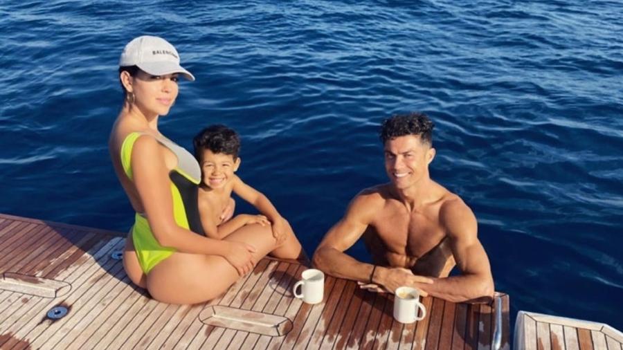 Cristiano Ronaldo comprou iate em 2020 e compartilhou fotos no Instagram ao lado da família nas ferias atuais, após a eliminação de Portugal da Eurocopa - Reprodução/Instagram