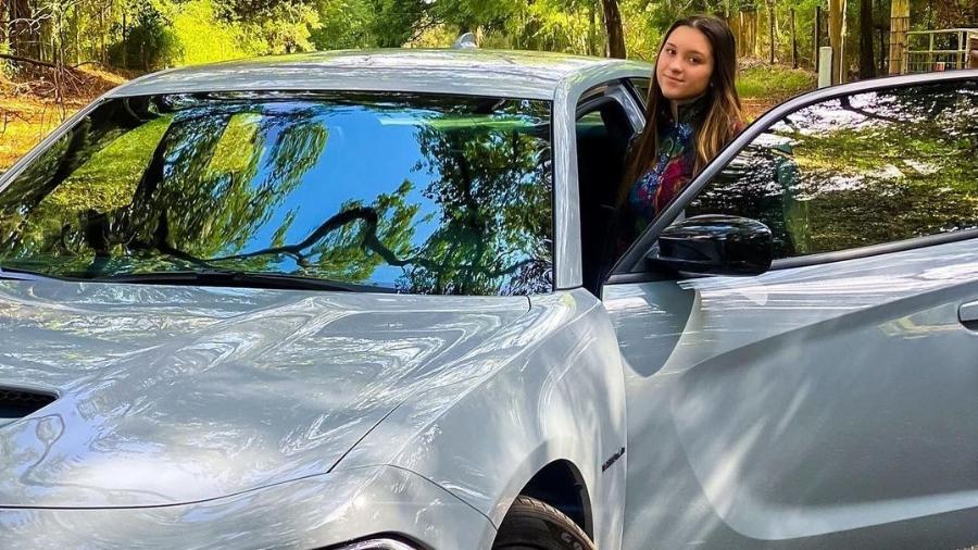 Sofia Liberato possui um Dodge Charger, cujo preço chega até 80 mil dólares (R$ 420 mil) - Reprodução/Instagram