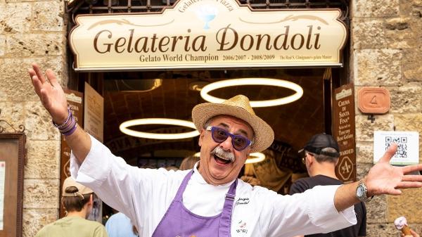 O simpático dono da Gelateria Dondoli, uma das melhores do mundo