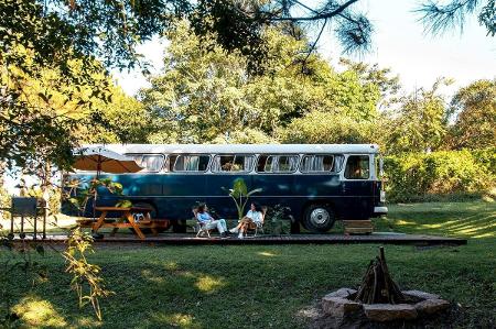 O motorhome é um ônibus Mercedes de 1974