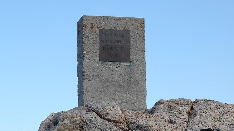 Monumento à expedição de balão ao Ártico de Andrée Monumento à expedição de balão ao Ártico de Andrée