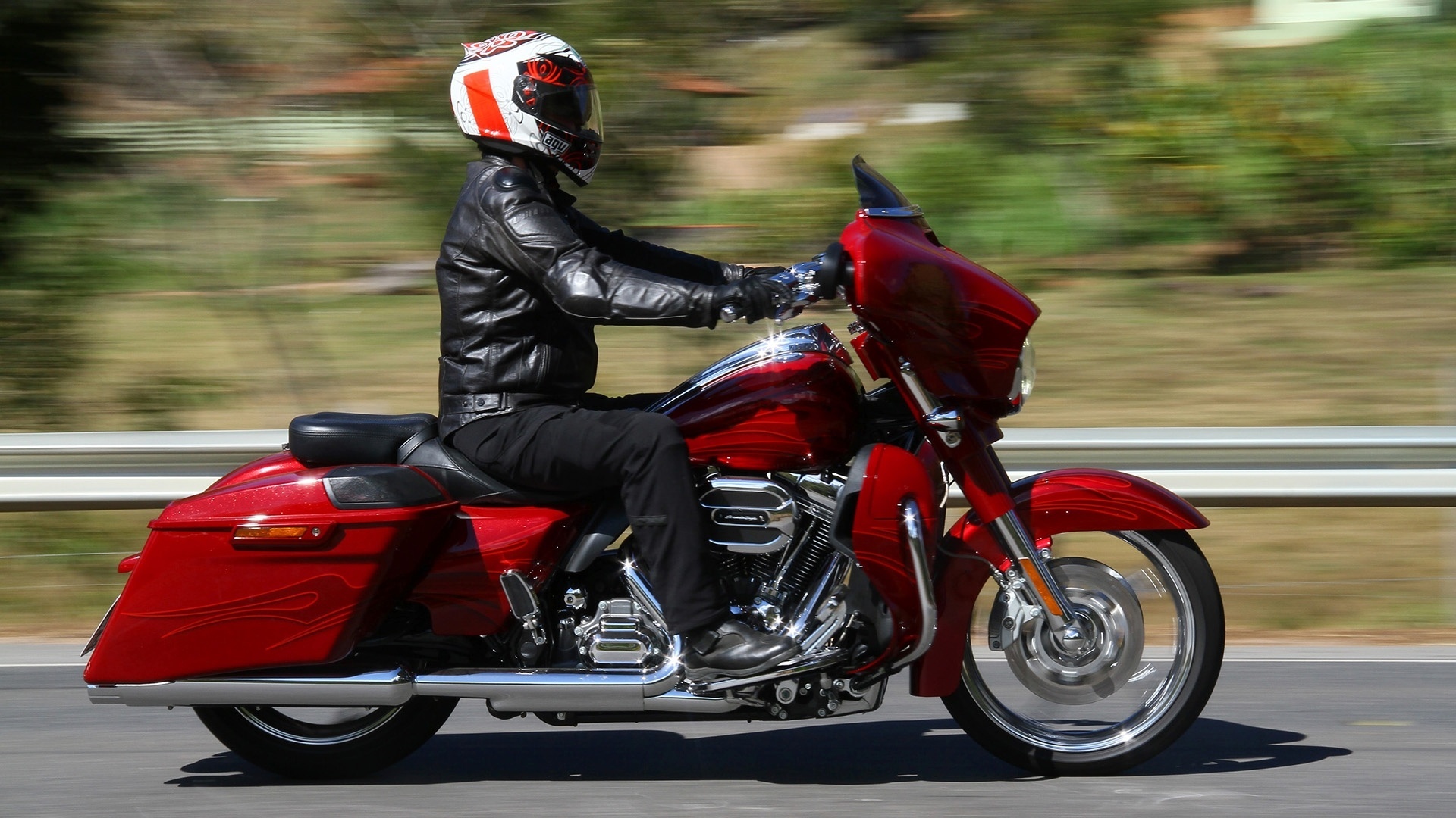 Harley-Davidson CVO Street Glide 2016 - Mario Villaescusa/Infomoto