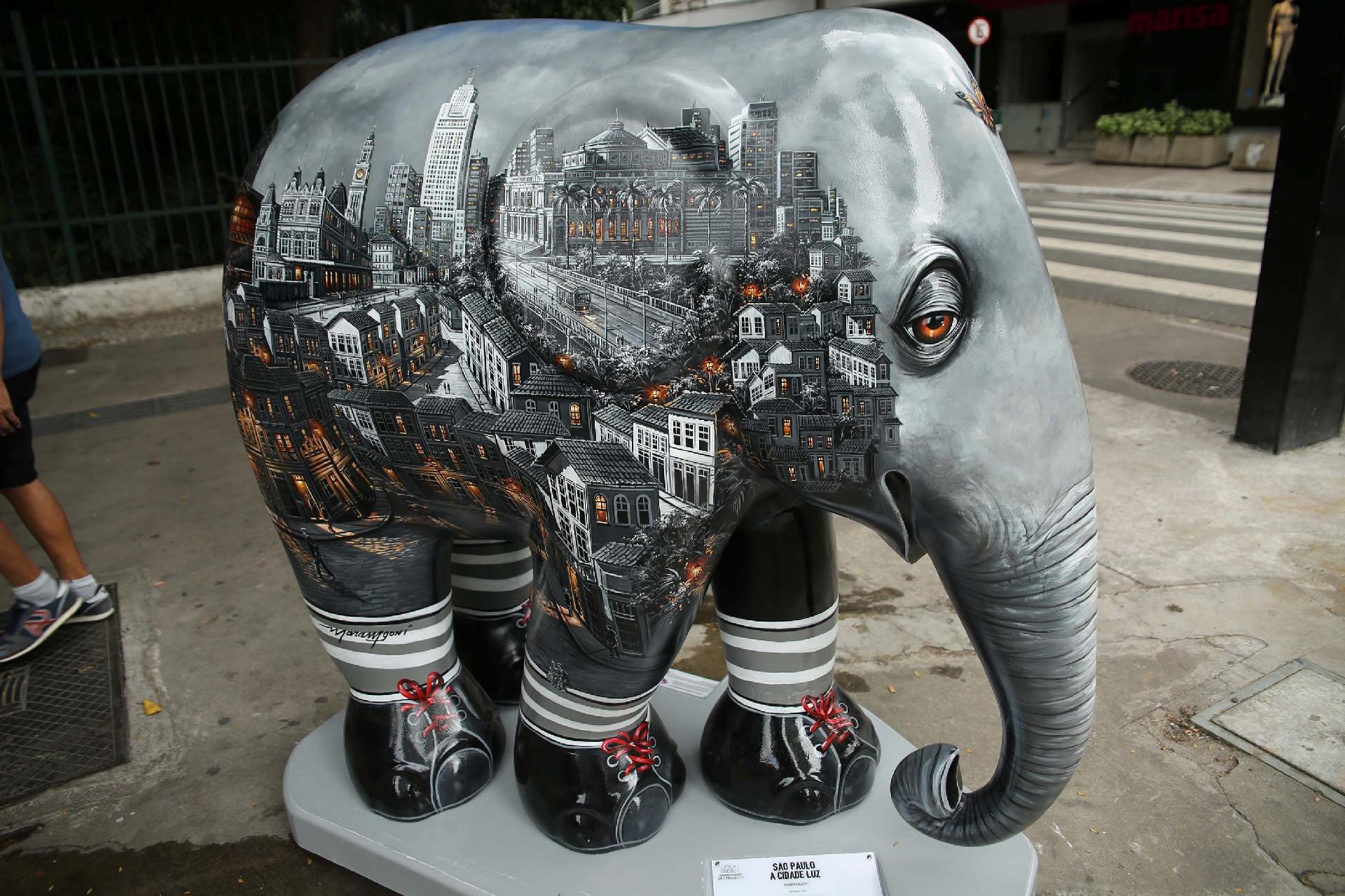 Obra da Elephant Parade, que chegou a São Paulo nesta terça (1°) - Renato S. Cerqueira/Futura Press/Estadão Conteúdo