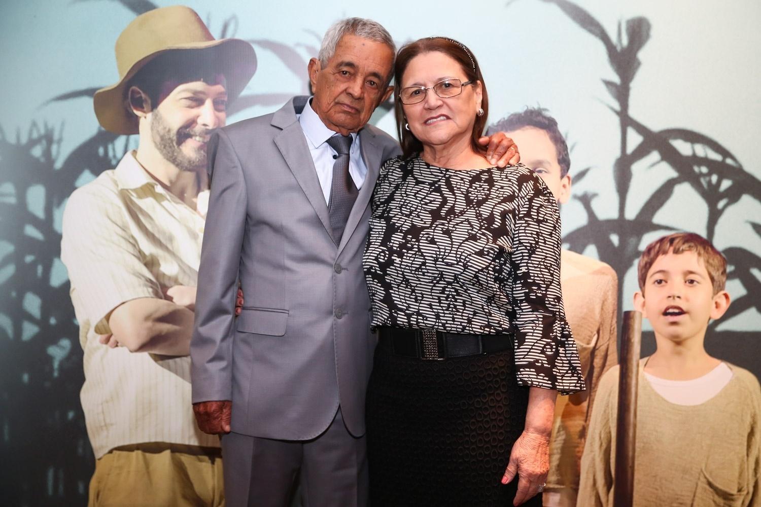 Os irmãos Zezé Di Camargo e Luciano reuniram nesta segunda-feira (2) amigos e familiares para a pré-estreia de "2 Filhos de Francisco - O Musical", no teatro Cetip, no complexo Tomie Ohtake, em São Paulo - Marcos Ribas/Brazil News