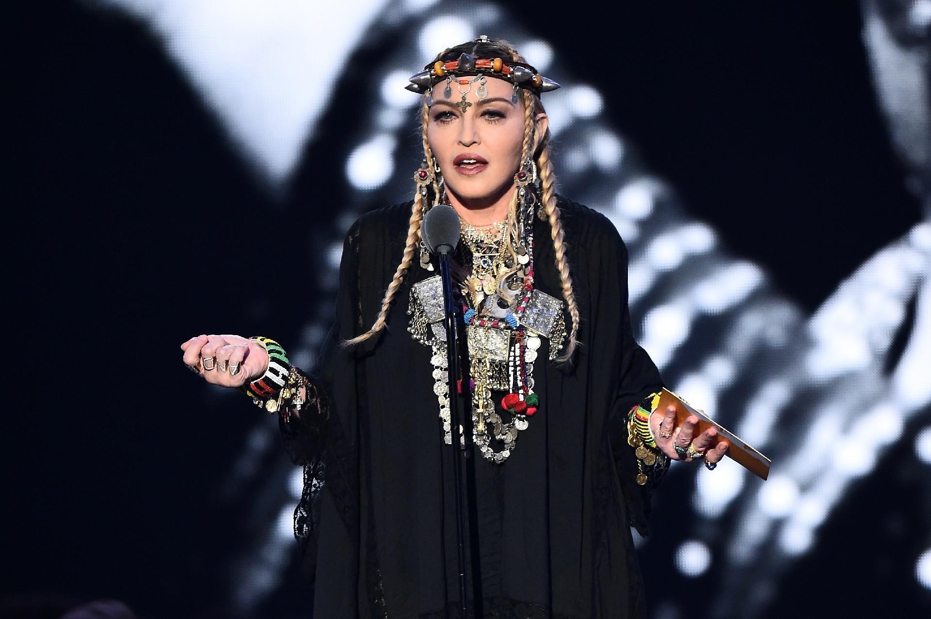 Madonna apresenta prêmio de melhor clipe do ano e faz homenagem a Aretha Franklin no VMA 2018 - Michael Loccisano/Getty Images for MTV