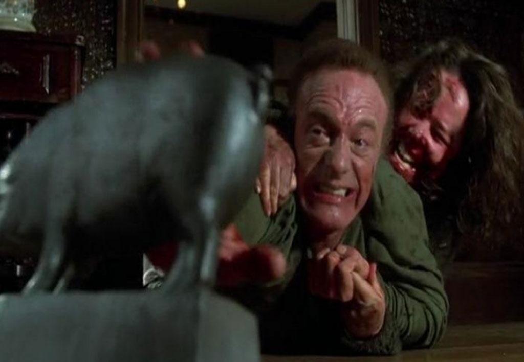 Kathy Bates e James Caan em "Louca Obsessão" (1990) - Reprodução