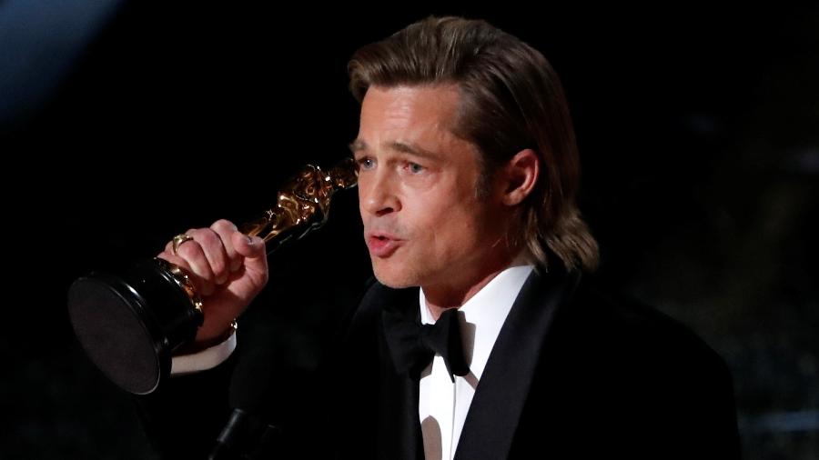 Brad Pitt leva o prêmio de ator coadjuvante por "Era uma vez em... Hollywood" - REUTERS/Mario Anzuoni