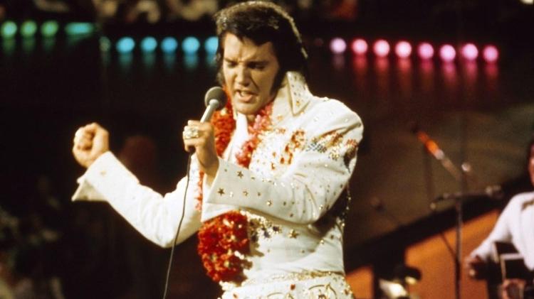 Elvis Presley introduziu um novo estilo no rock com referências no country, se tornando uma referência durante a carreira - Reprodução
