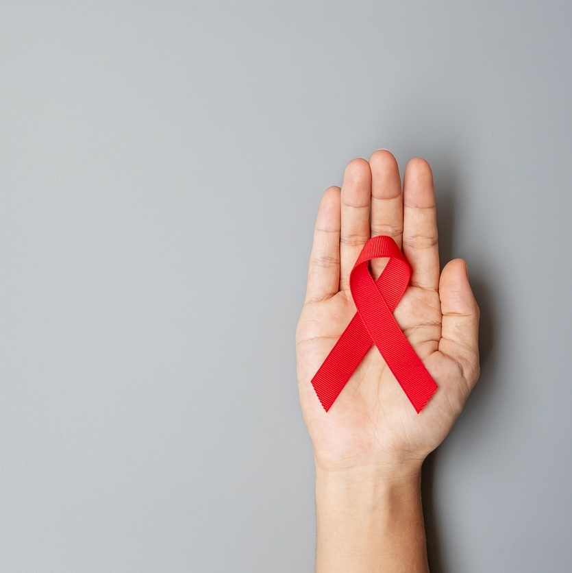 Boletim mostra avanço de HIV entre gays e de mortalidade por Aids