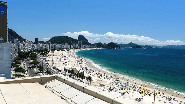 Praia de Copacabana em foto tirada desde o apartamento - Reprodução - Reprodução