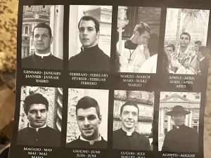 Calendário de padres mais bonitos do Vaticano vira meme