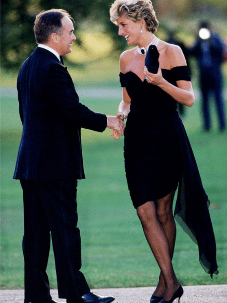 Princesa Diana usou o vestido em um baile após Charles admitir infidelidade publicamente