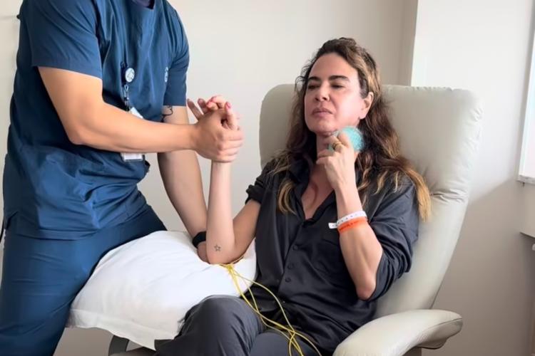 Luciana Gimenez postou pouco após a cirurgia da hérnia de disco, em março Luciana Gimenez postou pouco após a cirurgia da hérnia de disco, em março