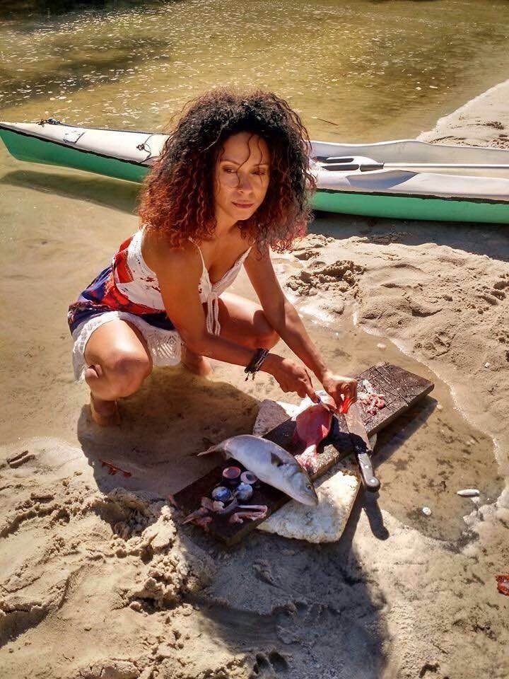 A atriz Cinara Leal intepreta a pescadora Vanda em "Sol Nascente", na Globo - Divulgação