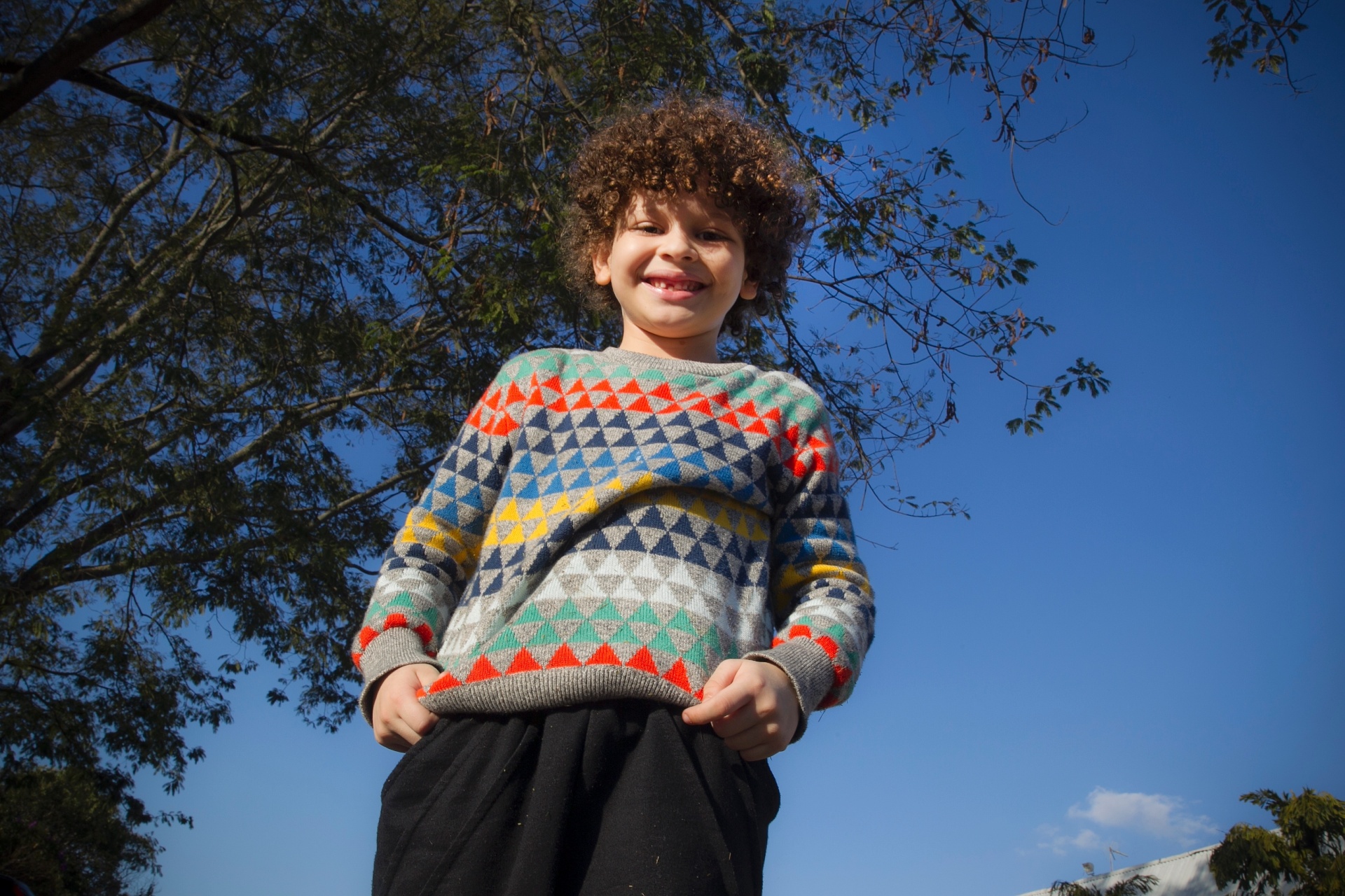 Issac do Vine, 7 anos, semialfabetizado e um livro no currículo - Lucas Lima/UOL