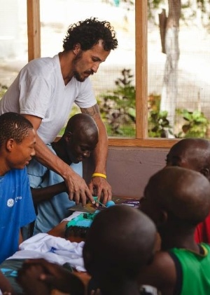 Oficina de estamparia no Haiti - Bruno Santos/Divulgação - Bruno Santos/Divulgação