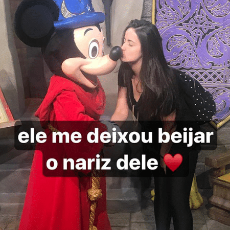 Mari Palma beija Mickey durante passeio de férias na Disney - Reprodução/Instagram/maripalma - Reprodução/Instagram/maripalma
