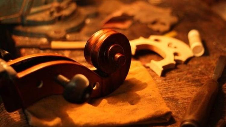 Cópias são comuns no mercado de instrumentos, desde que esteja claro a procedência - Leonardo Coelho/BBC Brasil - Leonardo Coelho/BBC Brasil