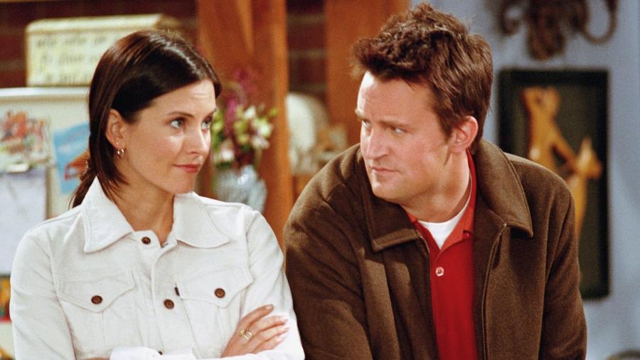 Courteney Cox e Matthew Perry interpretavam Monica Geller e Chandler Bing em "Friends" - Divulgação