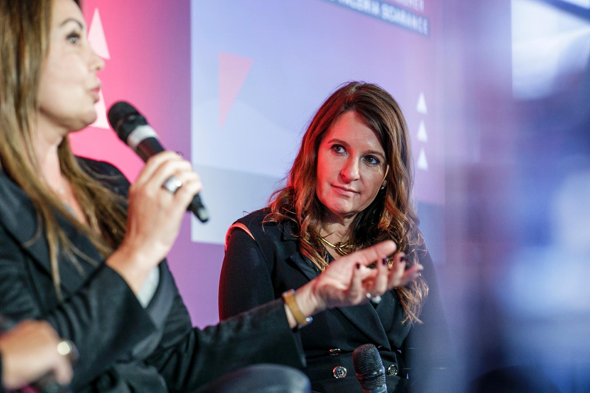 A empresária Elaine Caparroz e a promotora Valéria Scarance participam de Universa Talks - Mariana Pekin/UOL