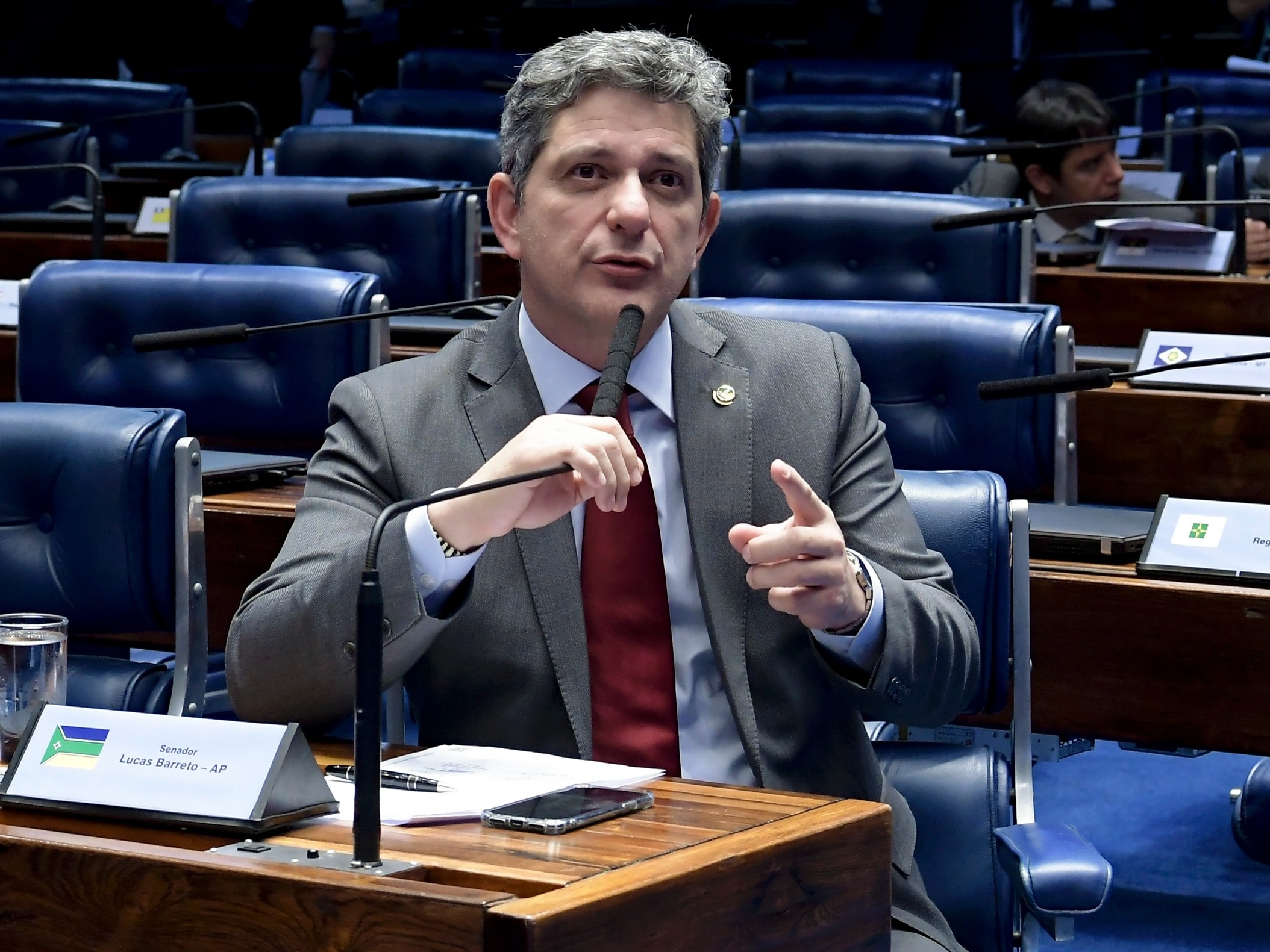 Rogério Carvalho diz que CPI tem 'material vasto' para incriminar Bolsonaro