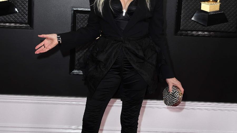 A cantora Cindy Lauper no tapete vermelho do Grammy 2020