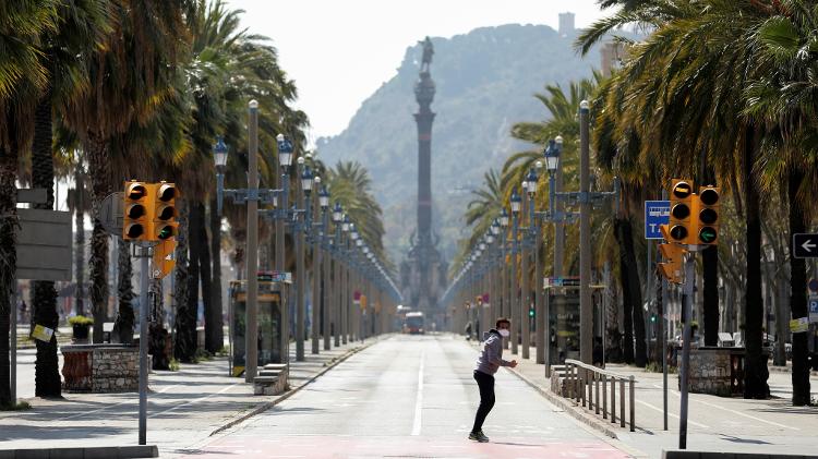 15.03.2020 - Imagem da quarentena: Passeig de Colom, uma das vias mais famosas de Barcelona, vazia - Nacho Doce/Reuters