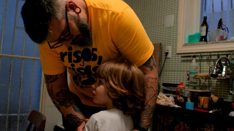 Thiago, um dos pais que aparecem no documentário 'Dads' - Divulgação - Divulgação