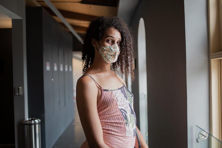 Danee Amorim, de 29 anos, durante visita ao Museu da Língua Portuguesa - Camila Svenson/UOL - Camila Svenson/UOL