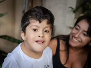 Filho cresceu sem pai com 'mãe destruída', diz viúva de Anderson Gomes