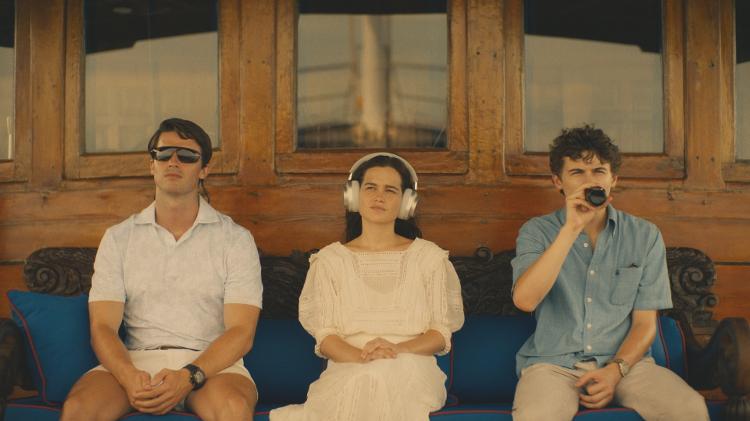 Patrick Schwarzenegger, Sarah Catherine Hook e Sam Nivola interpretam irmãos em 'The White Lotus' Patrick Schwarzenegger, Sarah Catherine Hook e Sam Nivola interpretam irmãos em 'The White Lotus'