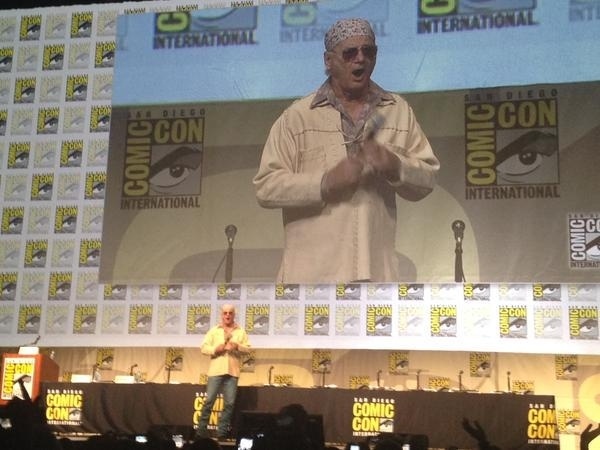9.jul.2105 - O ator Bill Murray participa pela primeira vez da San Diego Comic-Con para promover a comédia "Rock the Kasbah" - Reprodução/Twitter/EW