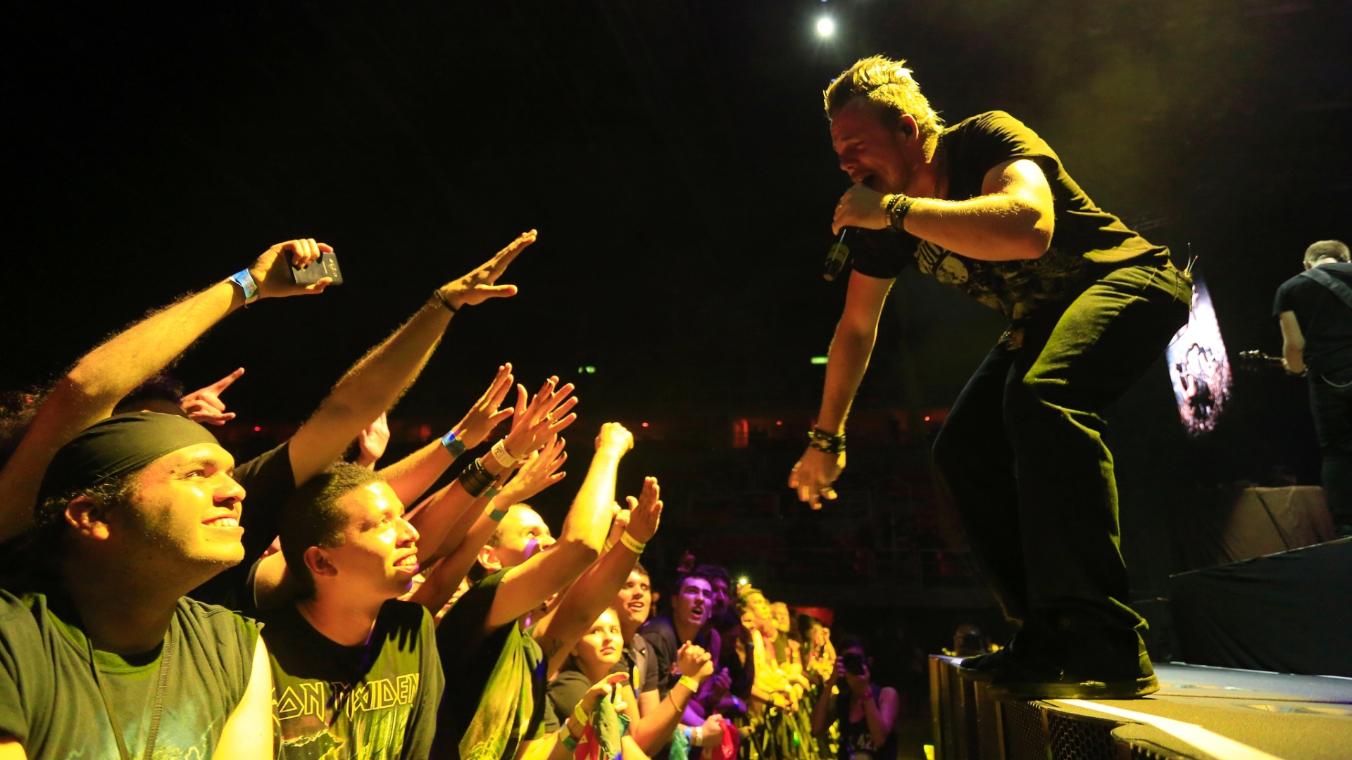 17.mar.2016 - A banda Raven Age abriu a turnê "The Book of Souls" de Iron Maiden no Brasil. - Douglas Shineidr/UOL